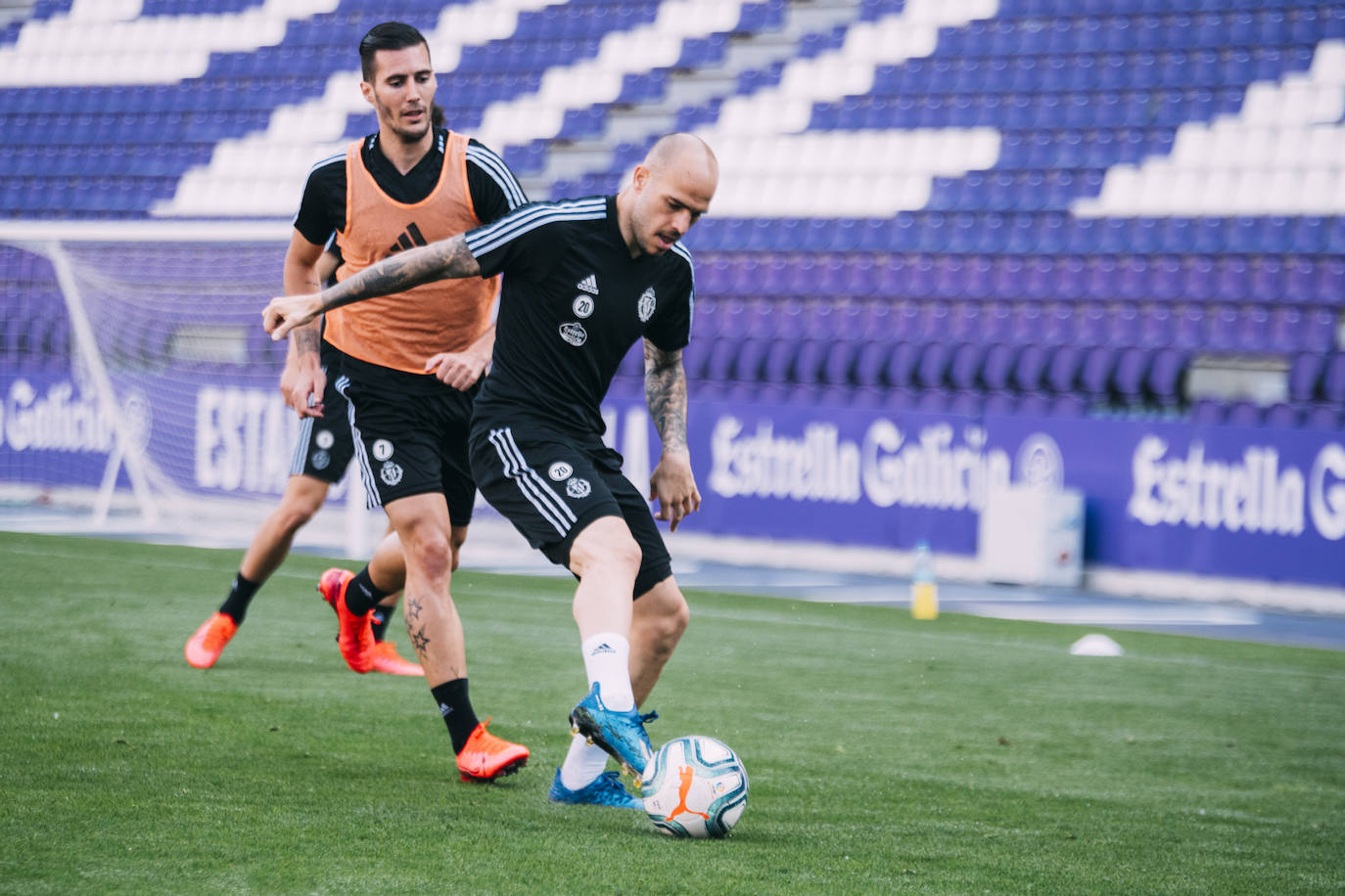 Fotos: El presidente del Real Valladolid, Ronaldo Nazario, acude al entrenamiento en el Zorrilla