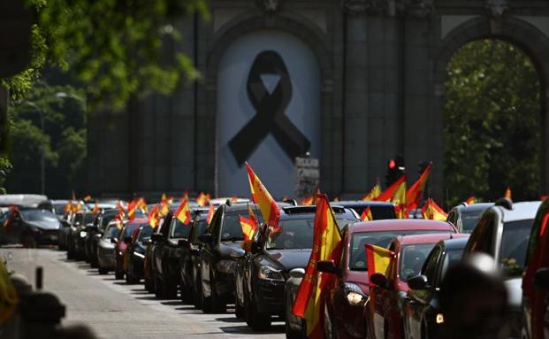 Imagen. Imagen de la manifestación de Vox en la puerta de Alcalá de Madrid.