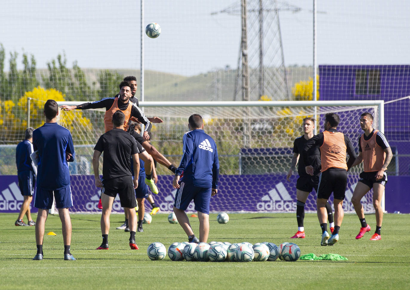 La plantilla de Sergio González se ha ejercitado esta mañana en las instalaciones del Pucela. 
