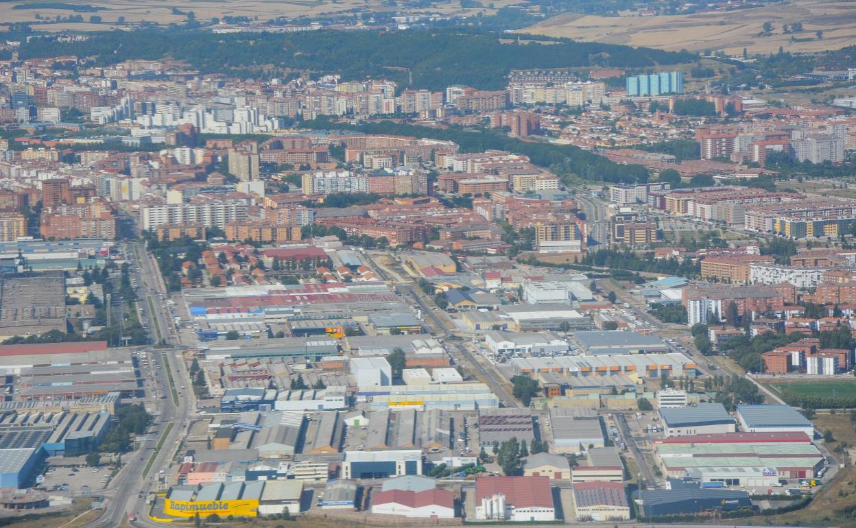 Burgos, con el polígono industrial Burgos Este en primer término. 