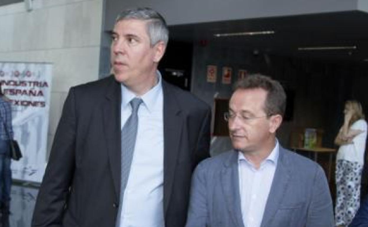 El presidente de Renault España, José Vicente de los Mozos y el secretario general de la Federación de Industria, Construcción y Afines (FICA-UGT), Pedro Hojas.