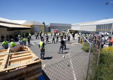 Imagen secundaria 1 - Protesta de los trabajadore de la planta de Nissan en Ávila.