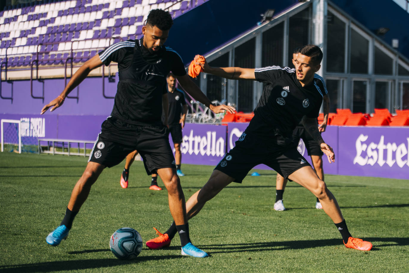 Fotos: La primera plantilla del Real Valladolid continúa trabajando a buen ritmo