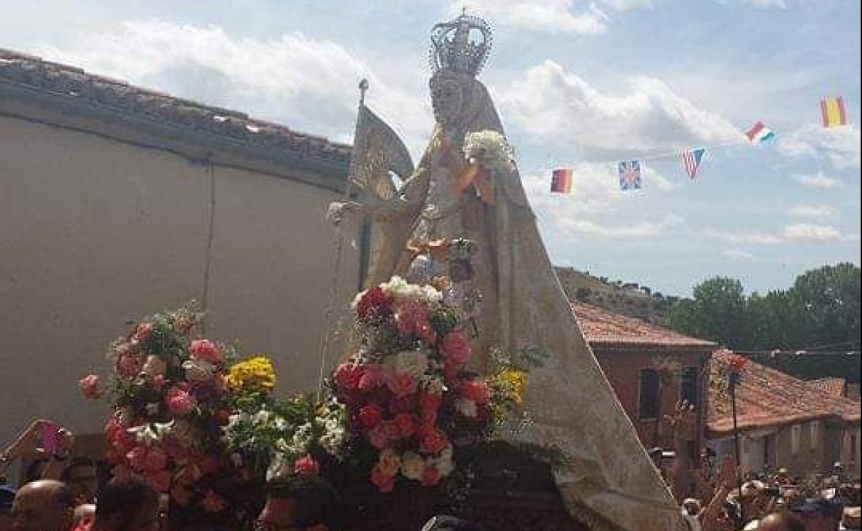 La Virgen de la Concha en una romería a la localidad de La Hiniesta. 