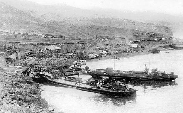 Desembarco en la Playa de Cebadilla.