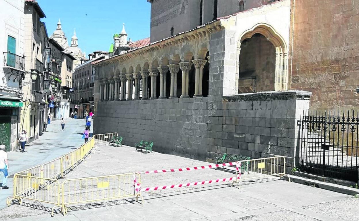 Zona acordonada junto a la iglesia de San Martín. 