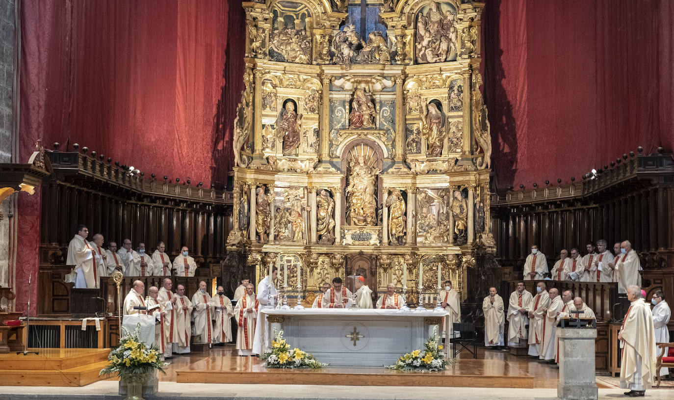 El cardenal arzobispo de Valladolid Ricardo Blázquez presidió el homenaje por los religiosos de la diócesis a quienes no pudieron acompañar durante el sepelio