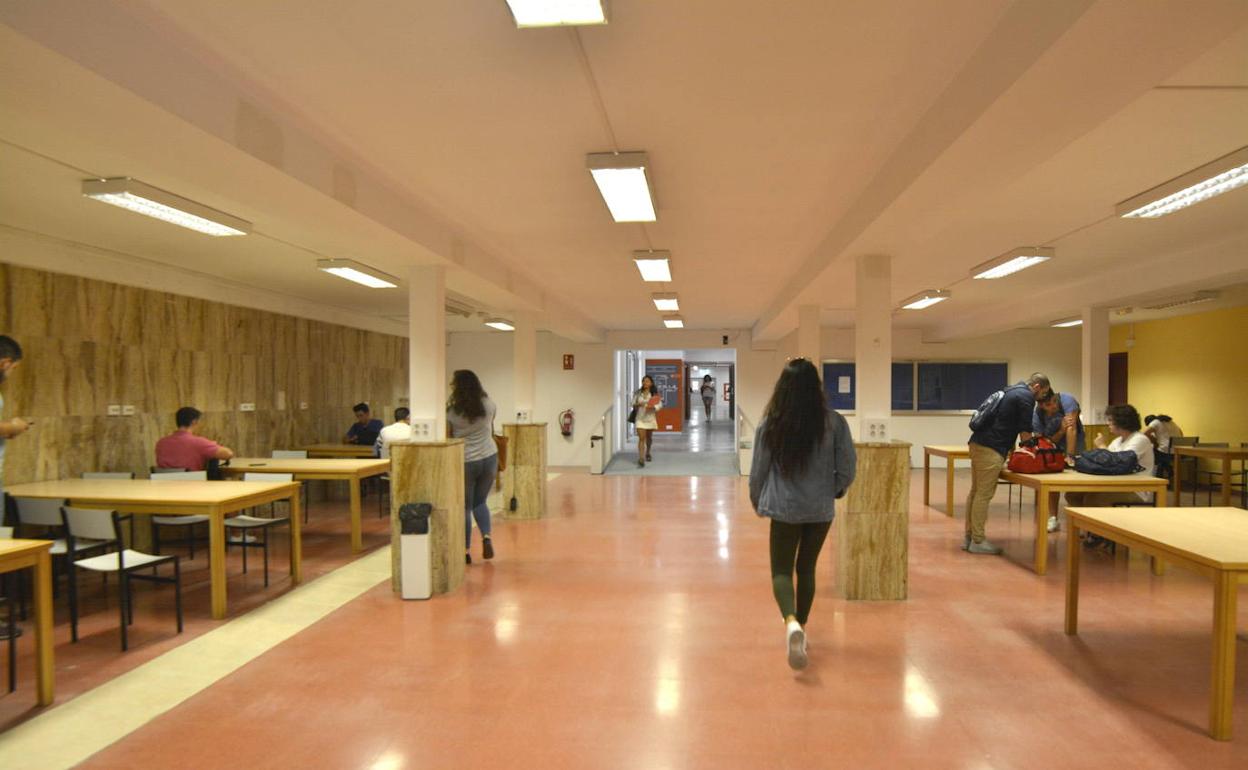 Interior del Aulario de Ingenierías Industriales. 