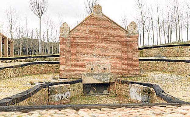 Imagen secundaria 2 - Alaejos: Un monumento artístico nacional a 64 metros de altura