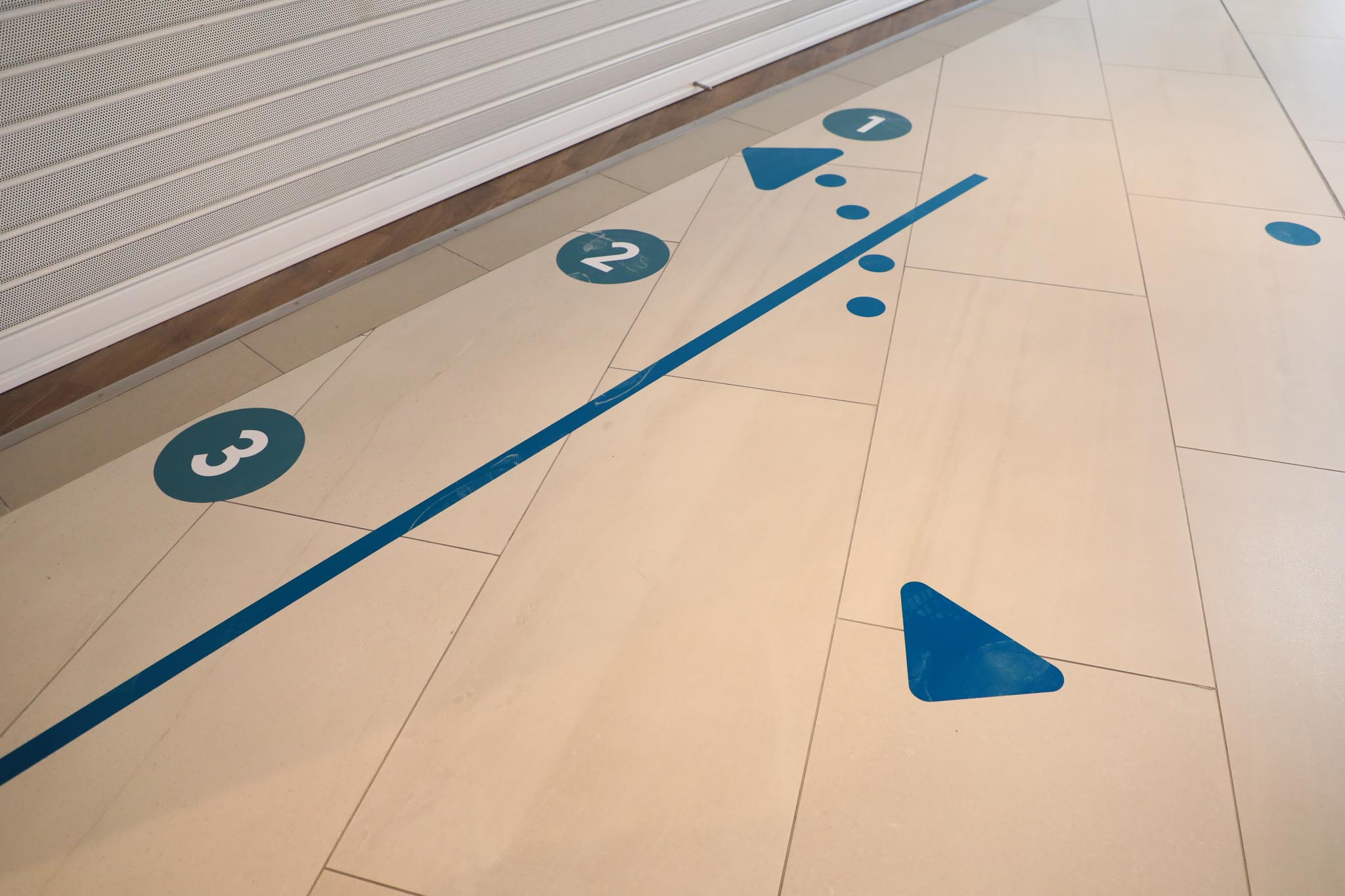 Fotos: Preparativos para reabrir el centro comercial El Tormes, en Salamanca