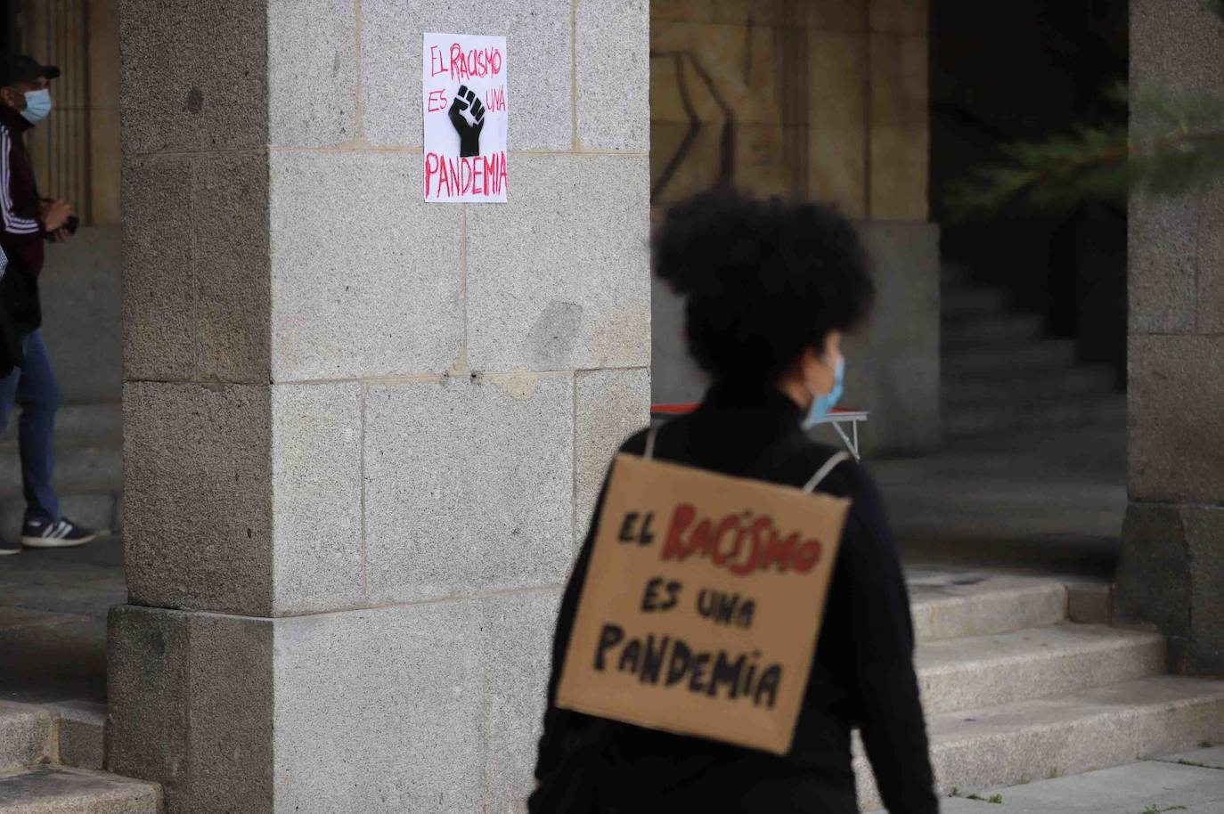 Fotos: Manifestación contra el racismo en Salamanca