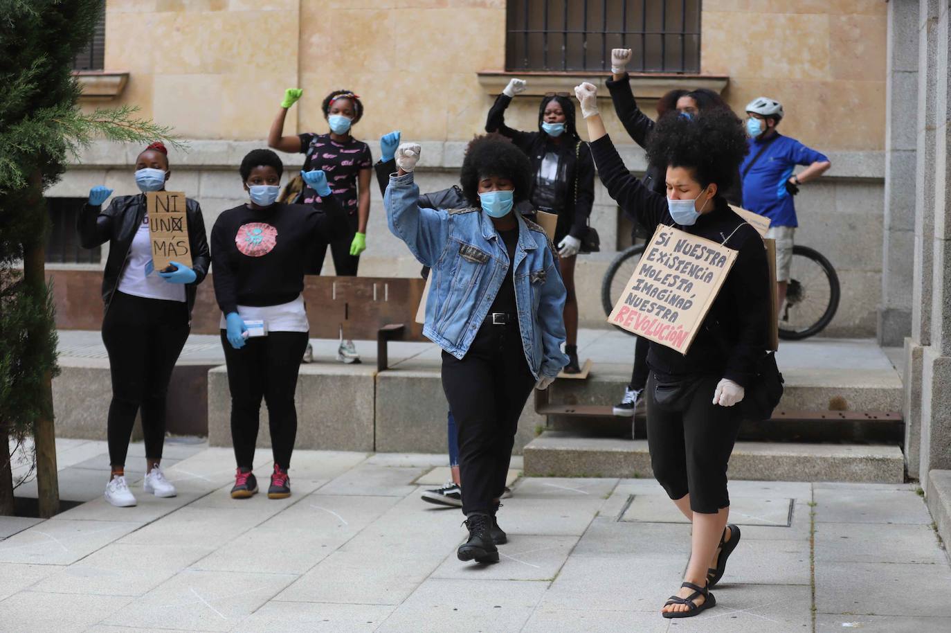 Fotos: Manifestación contra el racismo en Salamanca