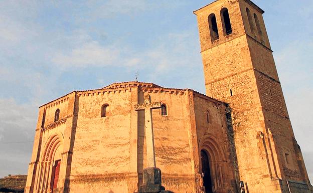 Imagen principal - Arriba, iglesia de la Vera Cruz; a la izquierda, Ingenio para acuñar en la Casa de la Moneda y, a la derecha, torre y acceso al Alcázar. 