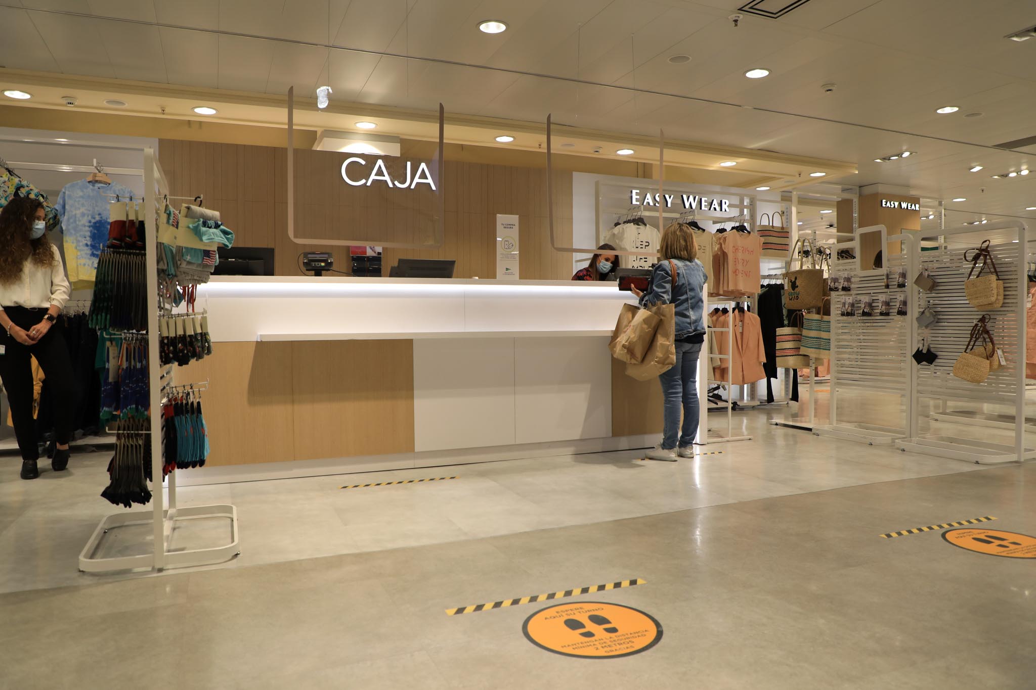 Fotos: Reapertura de El Corte Inglés de Salamanca en la fase 2 de la desescalad