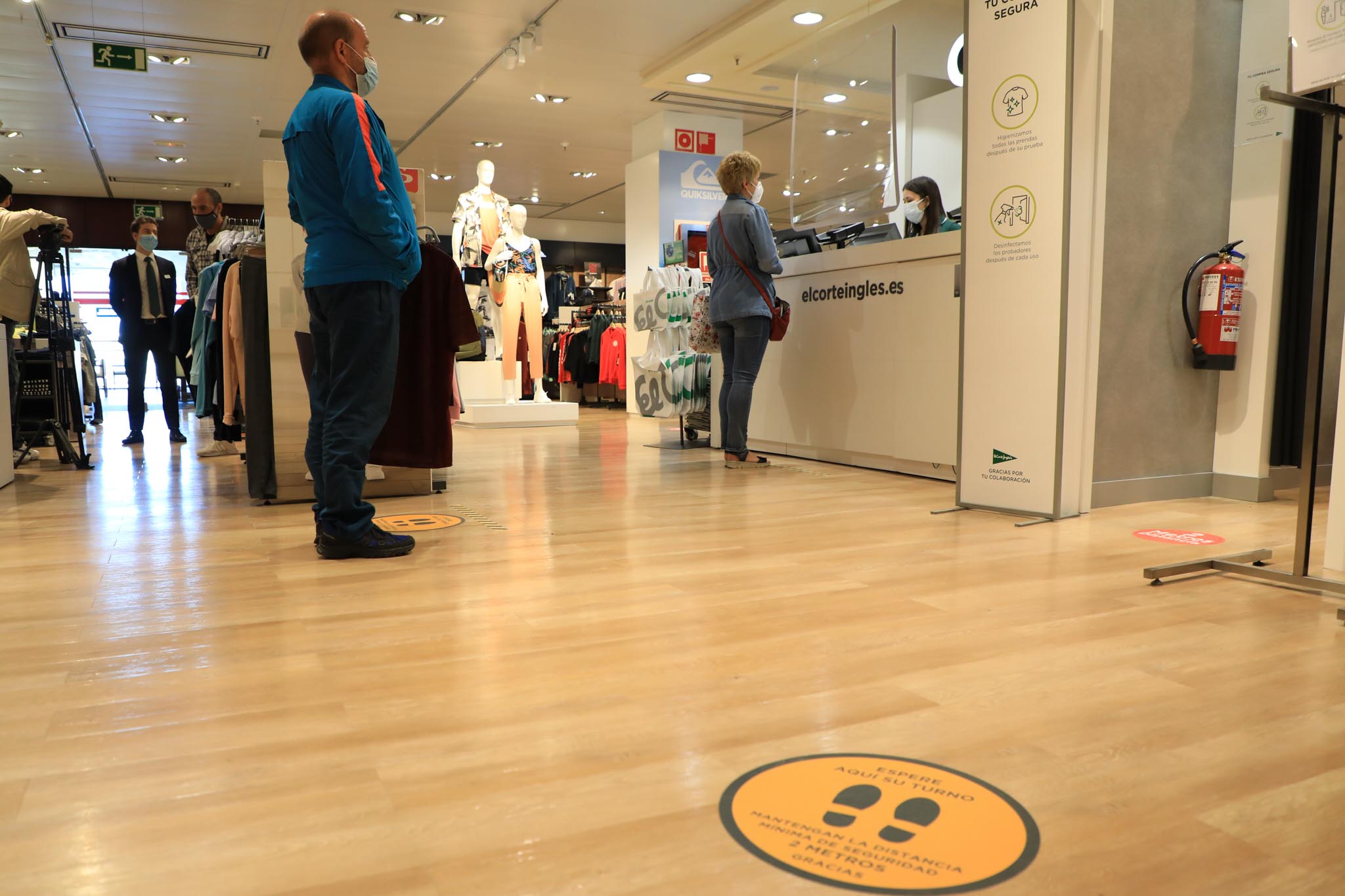 Fotos: Reapertura de El Corte Inglés de Salamanca en la fase 2 de la desescalad