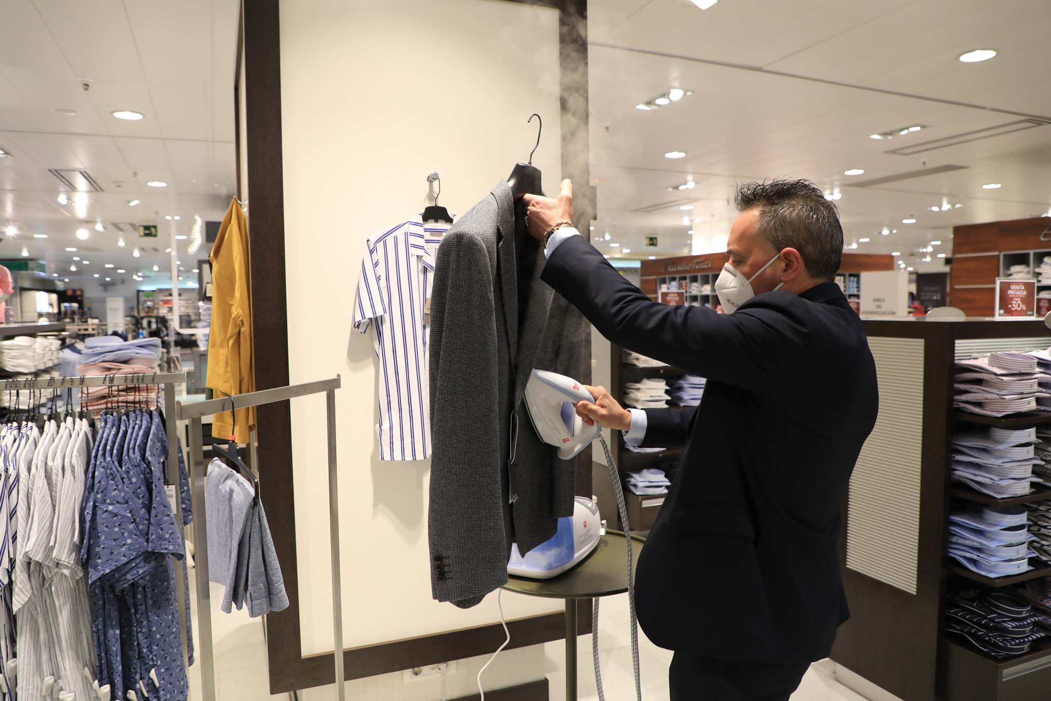 Fotos: Reapertura de El Corte Inglés de Salamanca en la fase 2 de la desescalad