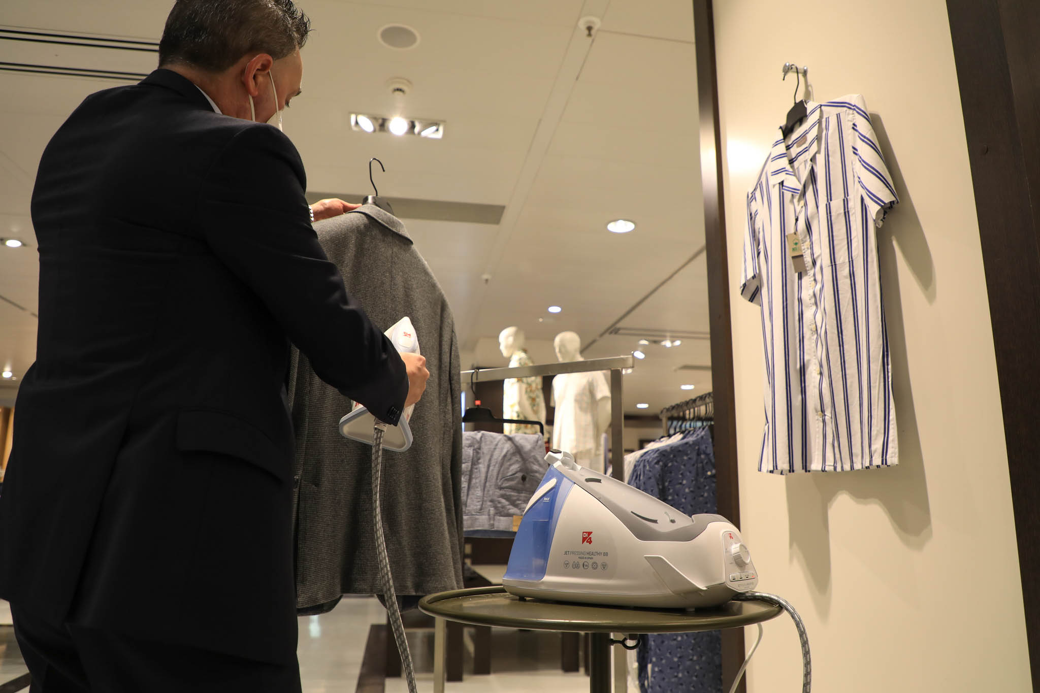 Fotos: Reapertura de El Corte Inglés de Salamanca en la fase 2 de la desescalad