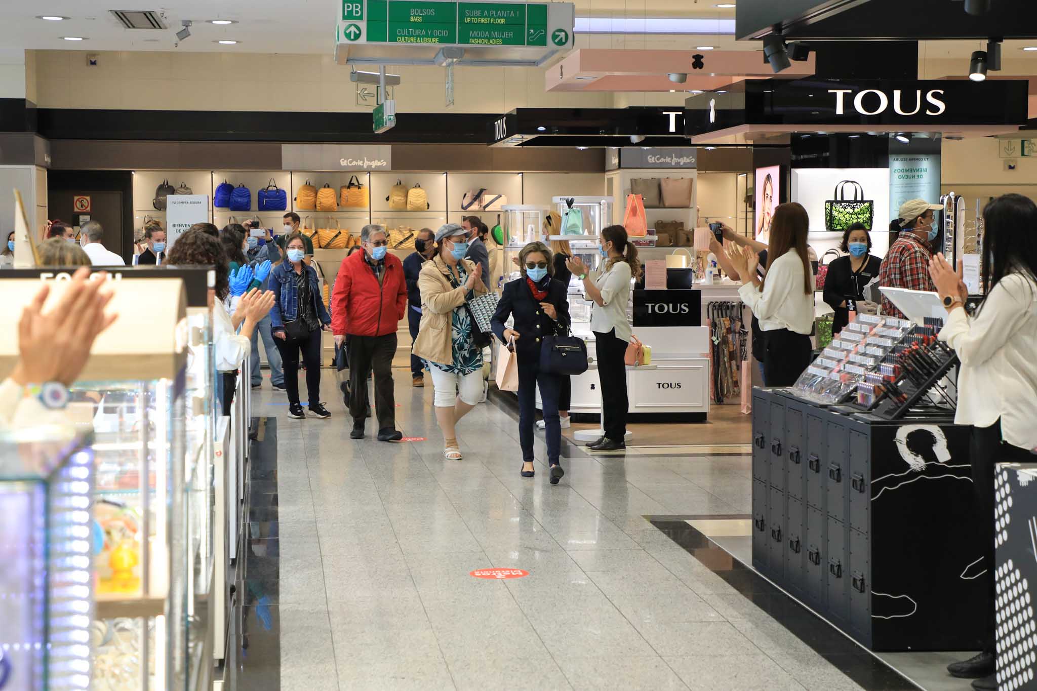 Fotos: Reapertura de El Corte Inglés de Salamanca en la fase 2 de la desescalad
