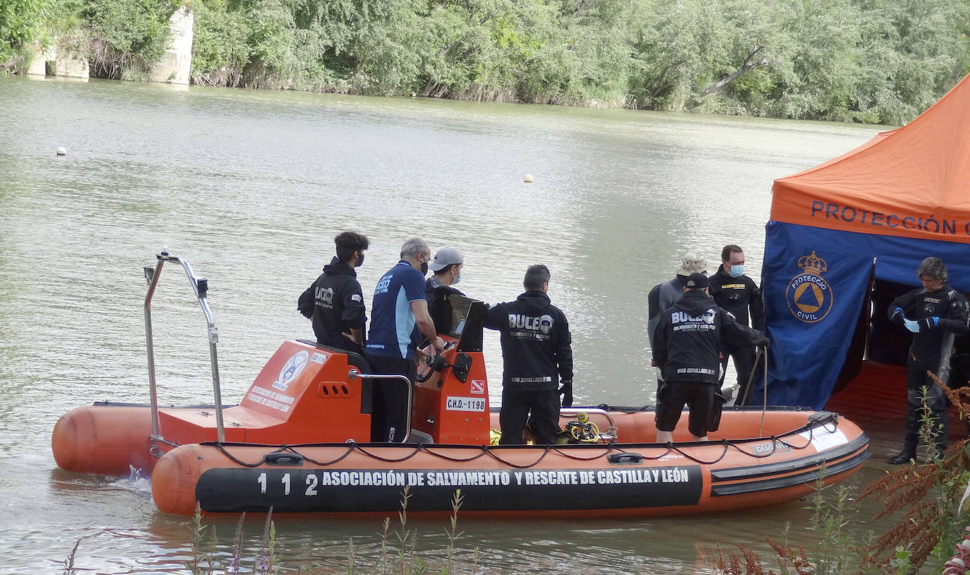 Fotos: Imágenes del rescate del cadáver del joven que desapareció el martes mientras cruzaba a nado el Pisuerga