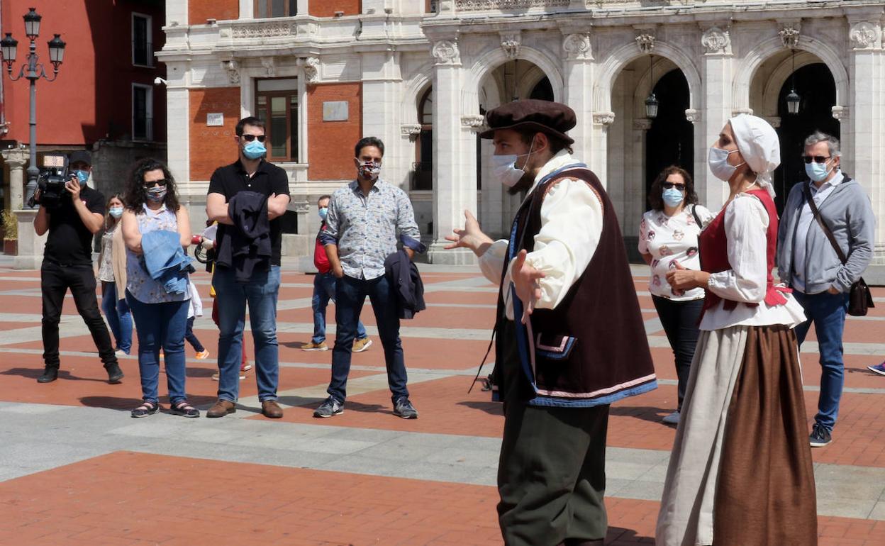 Visita teatralizada que los domingos propone un repaso por la historia gastronómica de Valladolid. 