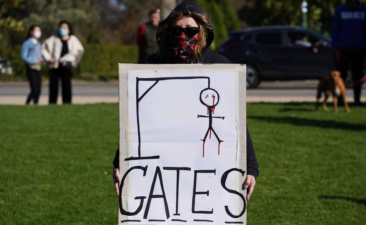 Una manifestante antivacunas, en Australia a finales de mayo. 