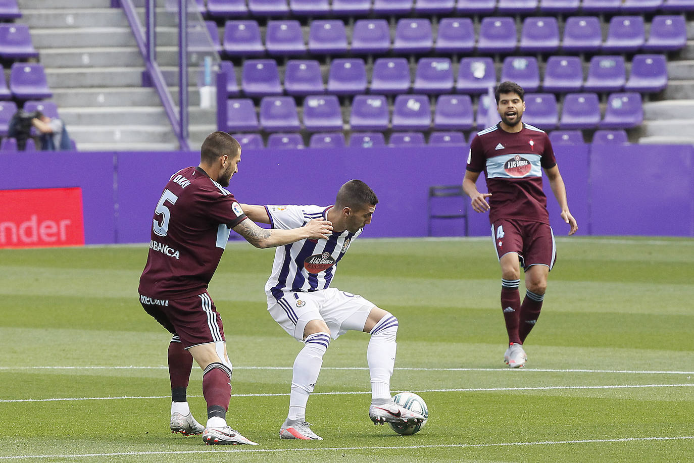 El portero detuvo un penalti a Iago Aspas en el minuto 70 en un partido de dominio local en la primera parte y visitante tras el descanso