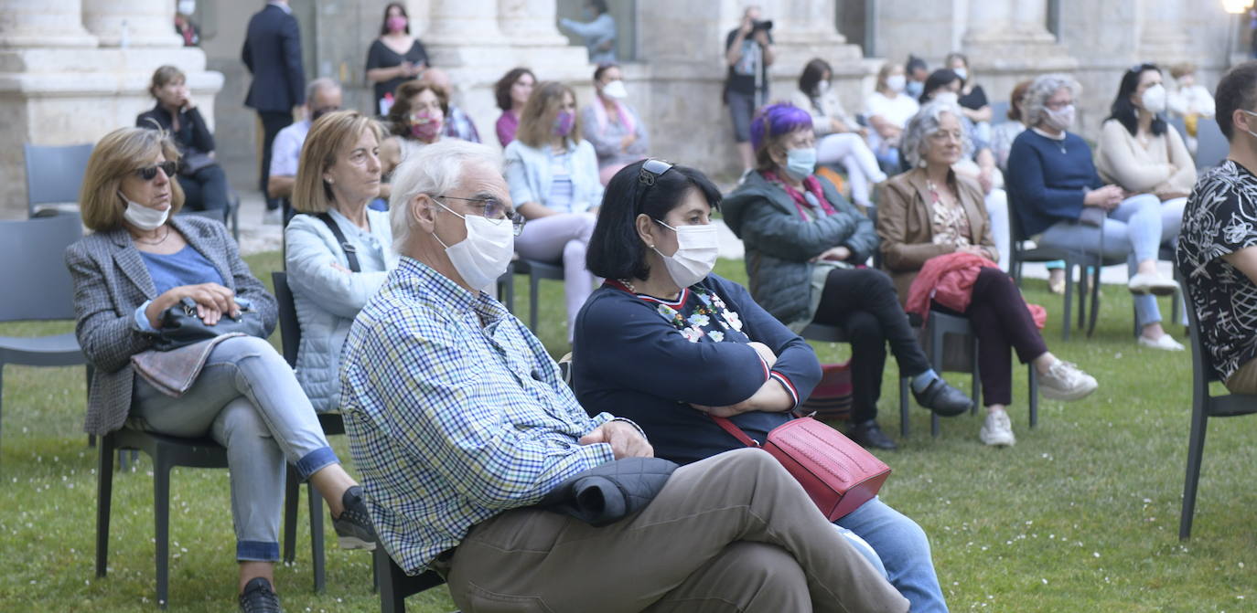 El guitarrista Raúl Olivar ha ofrecido esta tarde un concierto en el patio del museo. 