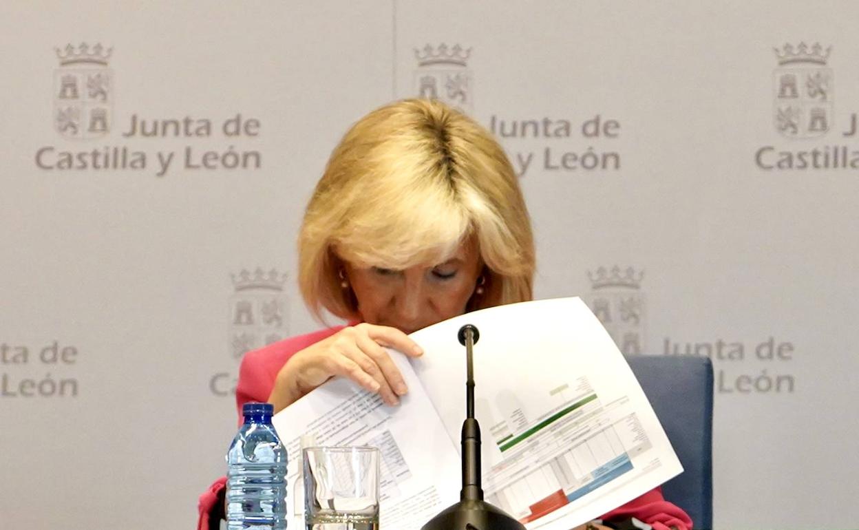 La consejera de Sanidad, Verónica Casado, durante la rueda de prensa tras el Consejo de Gobierno. 