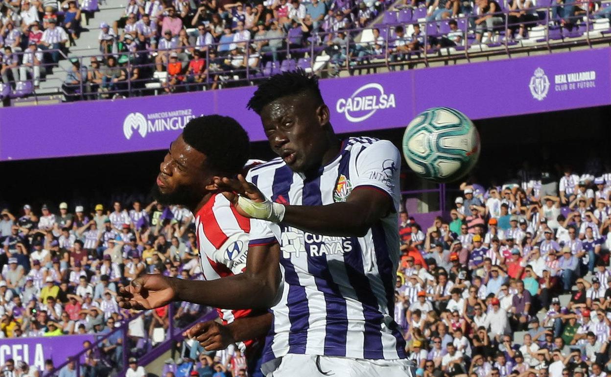 Salisu y Thomas Partey en el partido de la primera vuelta.