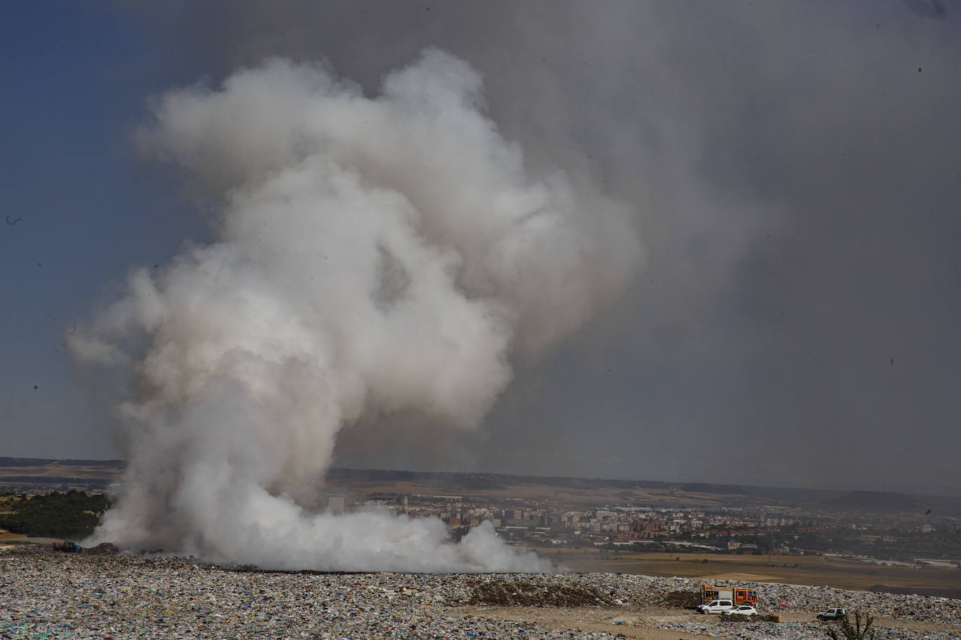 Fotos: Incendio en el vertedero de Villanubla (Valladolid)