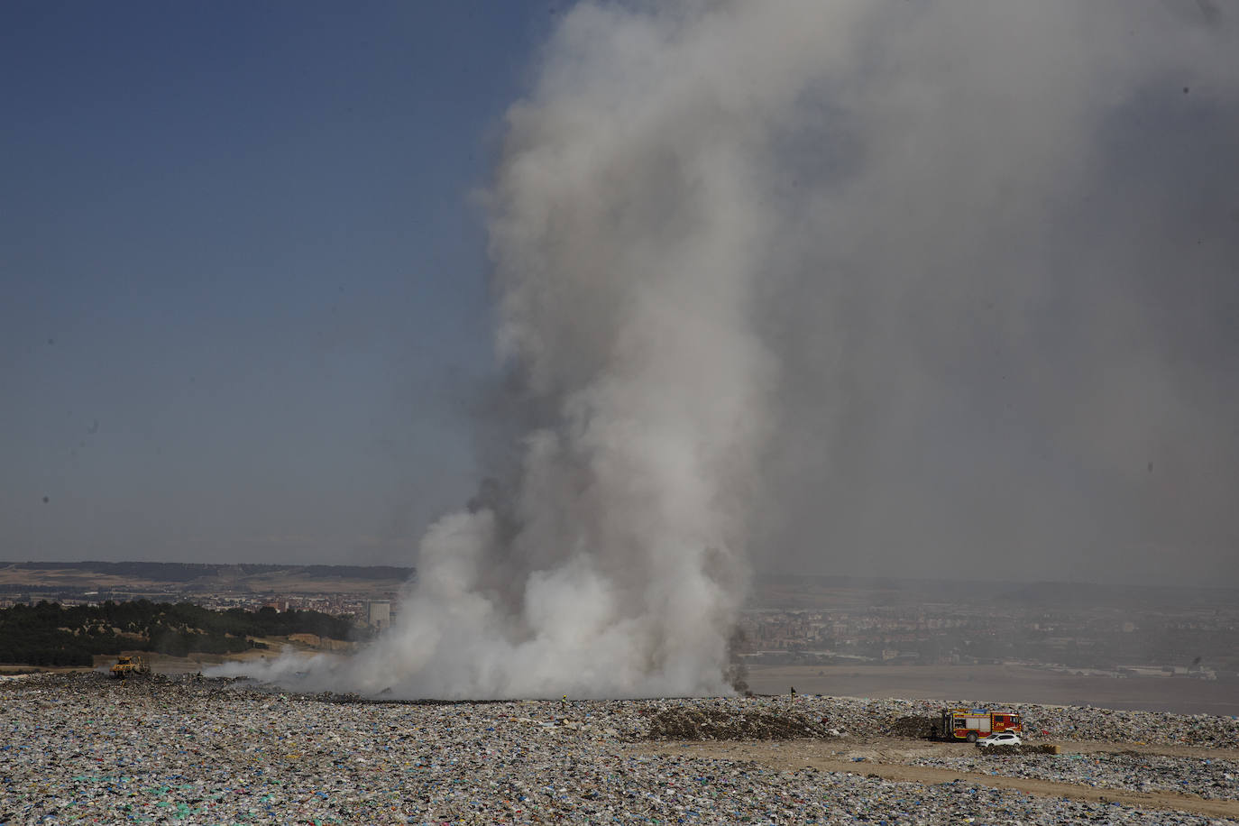 Fotos: Incendio en el vertedero de Villanubla (Valladolid)