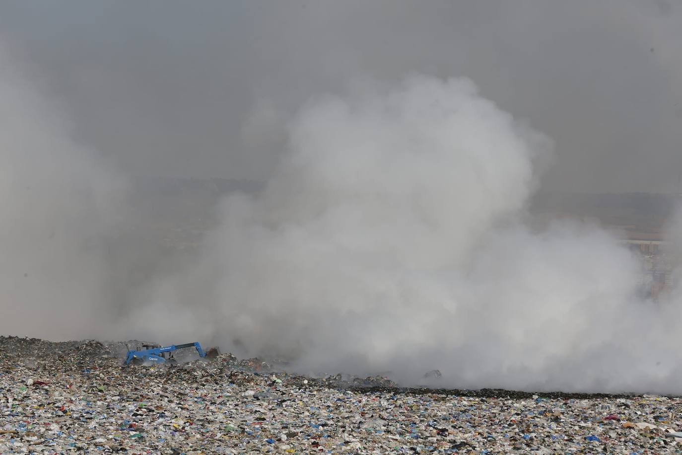 Fotos: Incendio en el vertedero de Villanubla (Valladolid)