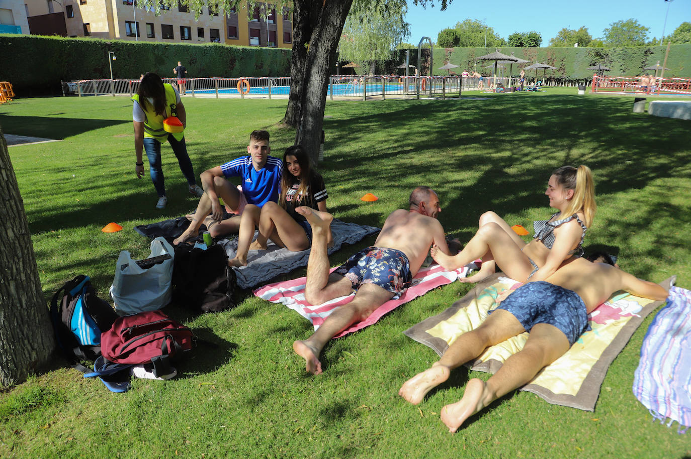 Fotos: Primer día de piscinas en Carbajosa de la Sagrada (Salamanca)