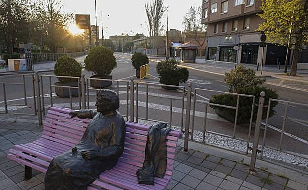 La soledad de Rosa Chacel mientras la ciudad se despereza. 