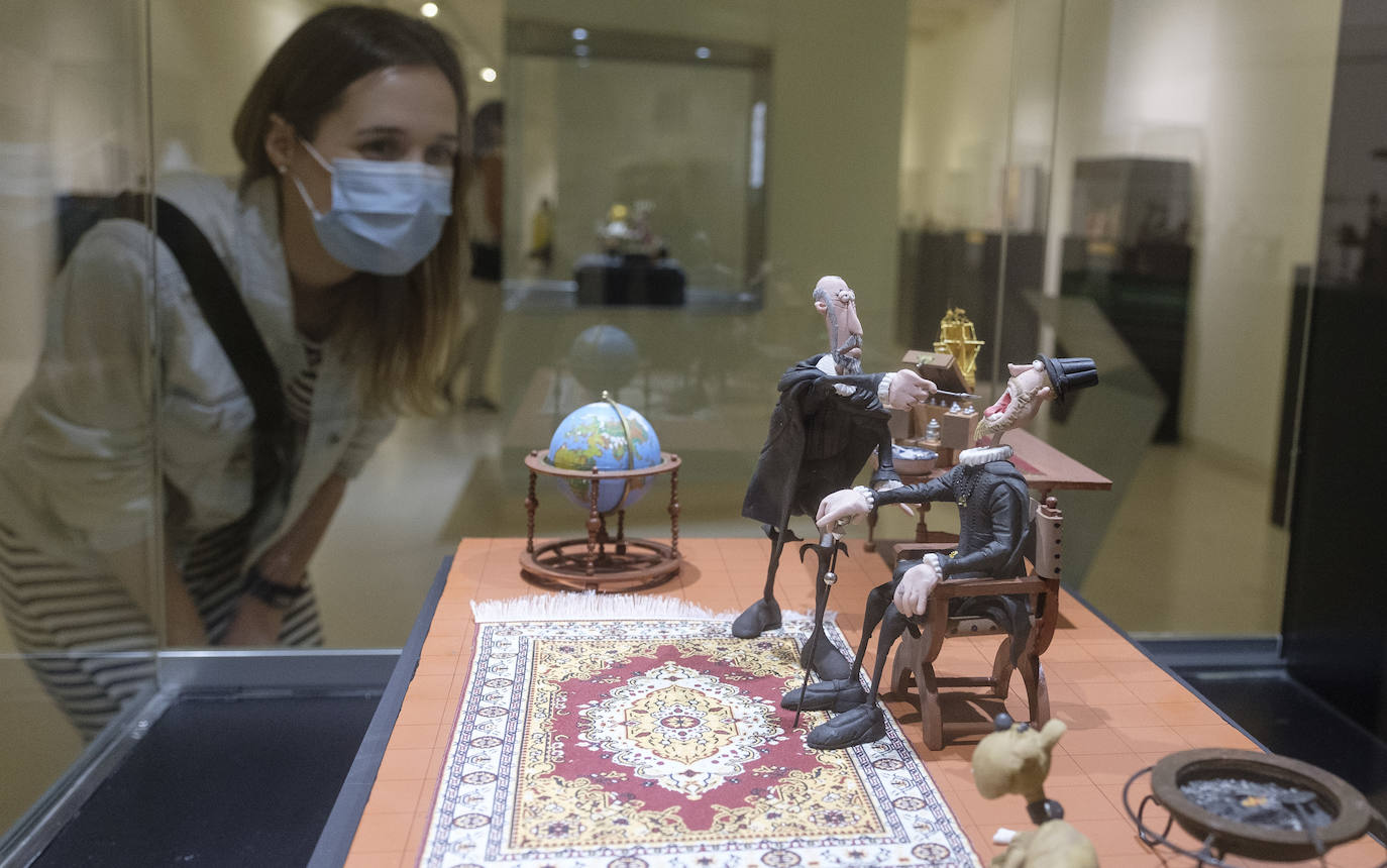 El Museo de la Ciencia enseña a partir de 33 dioramas de 'plastihistoria' la evolución del conocimiento, los hitos históricos y los científicos de la ciudad. 