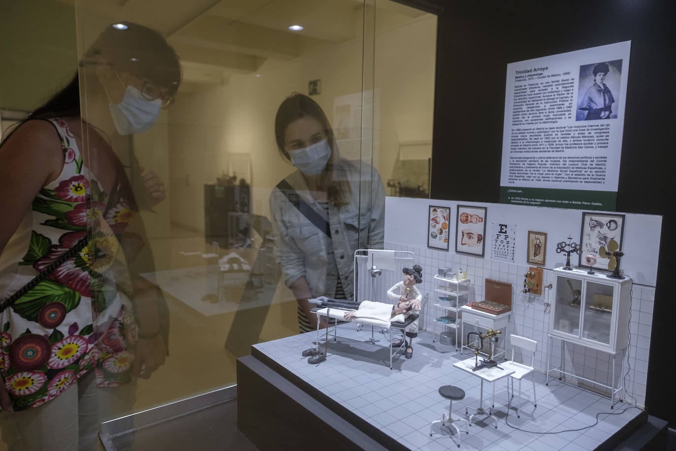 El Museo de la Ciencia enseña a partir de 33 dioramas de 'plastihistoria' la evolución del conocimiento, los hitos históricos y los científicos de la ciudad. 