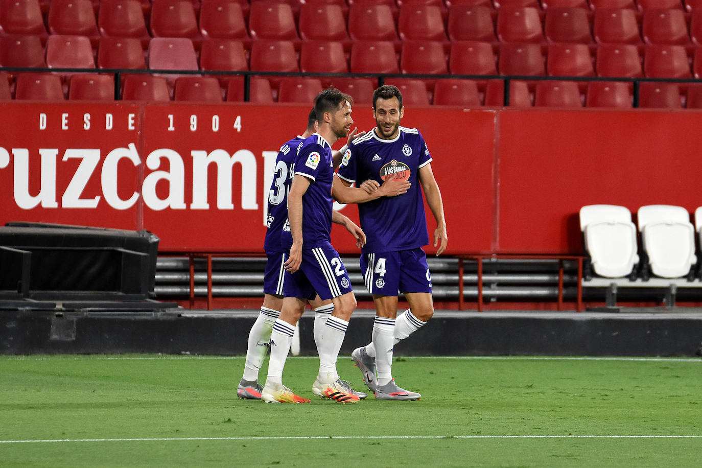 Olivas adelantó al Valladolid en la primera parte y Ocampos empató en un partido muy bien jugado por los blanquivioletas