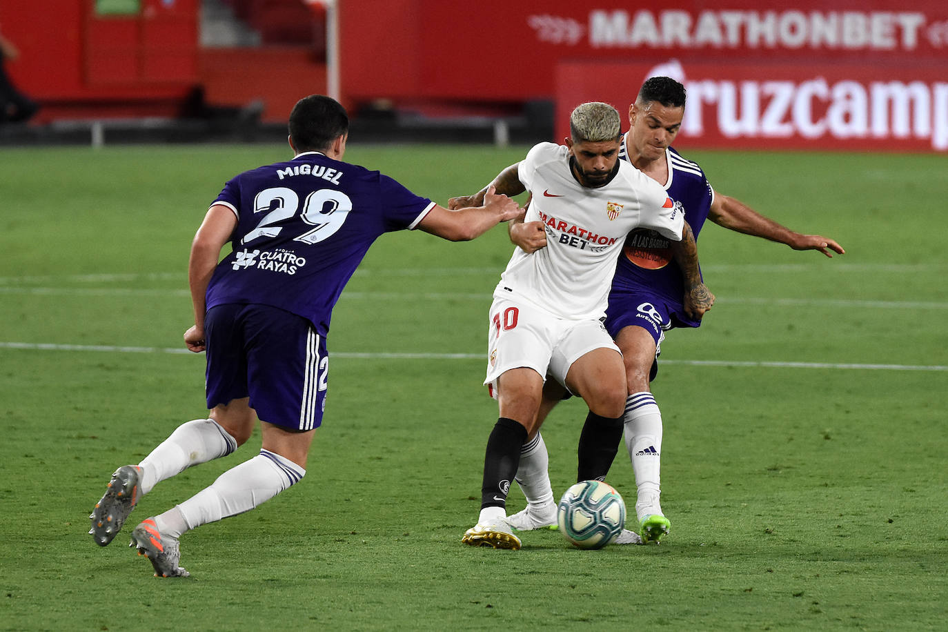 Olivas adelantó al Valladolid en la primera parte y Ocampos empató en un partido muy bien jugado por los blanquivioletas