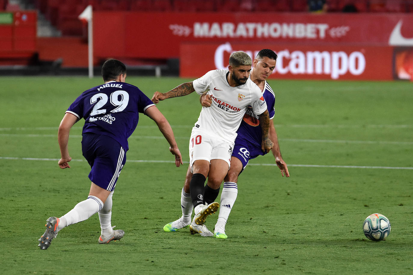 Olivas adelantó al Valladolid en la primera parte y Ocampos empató en un partido muy bien jugado por los blanquivioletas