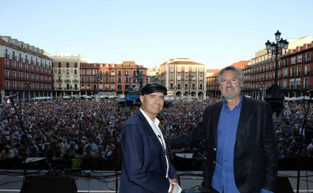 Imagen principal - Los inseparables Candeal durante el concierto de homenaje a su trayectoria en septiembre de 2018. Con la actriz Lola Herrera en el acto en recuerdo al exalcalde Tomás Rodríguez Bolaños y durante una actuación en Valladolid en 2006.