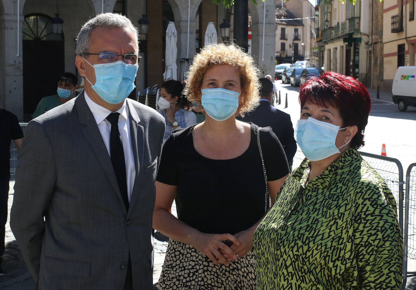 Homenaje a las víctimas del coronavirus en la Plaza Mayor de Segovia 