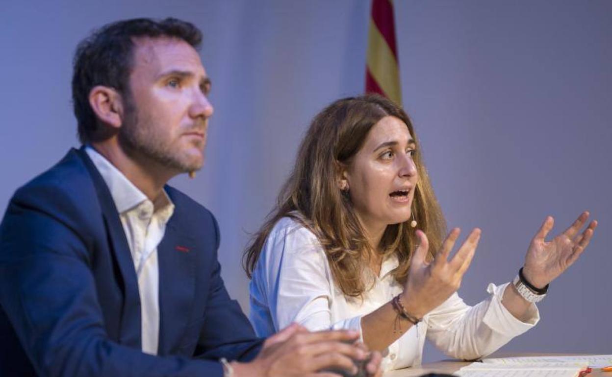 El portavoz del PNC, Oriol Puig, y la excoordinadora general del PDeCAT, Marta Pascal, intervienen tras el nombramiento de Pascal como secretaria general del nuevo Partit Nacionalista de Catalunya (PNC. Gloria Sánchez-EP