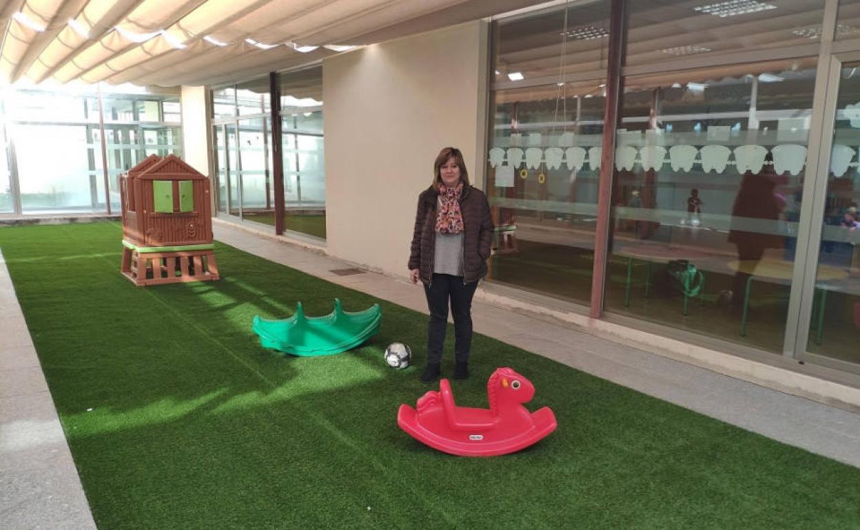 La concejala Esther Casado visita la guardería municipal. 