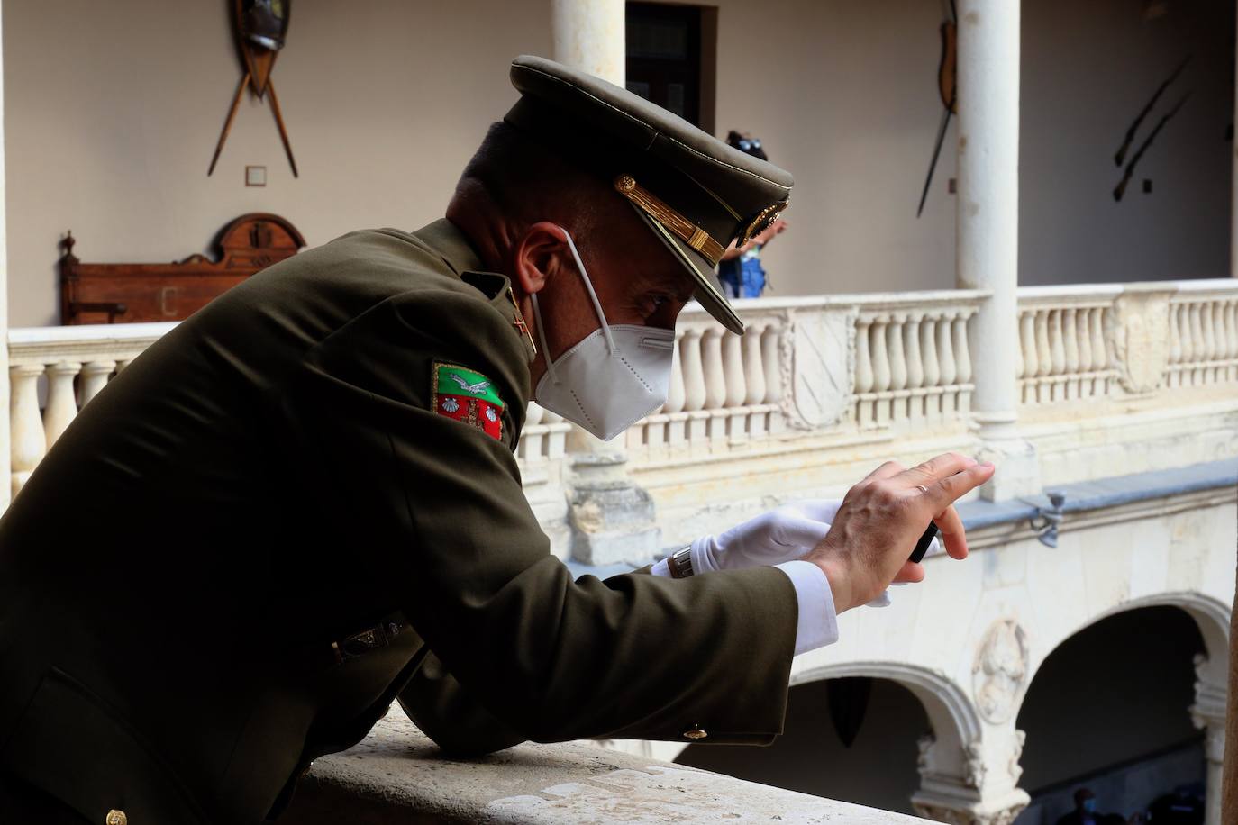 Con motivo de la Covid-19, este año no se ha podido celebrar el acto habitual de jura en la Escuela Nacional de Policía de Ávila, siendo sustituido por 58 actos descentralizados en las provincias