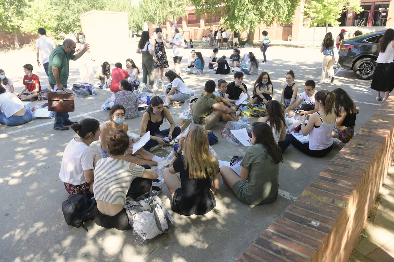 Fotos: Comienza para 11.000 estudiantes de Castilla y León la EBAU más atípica