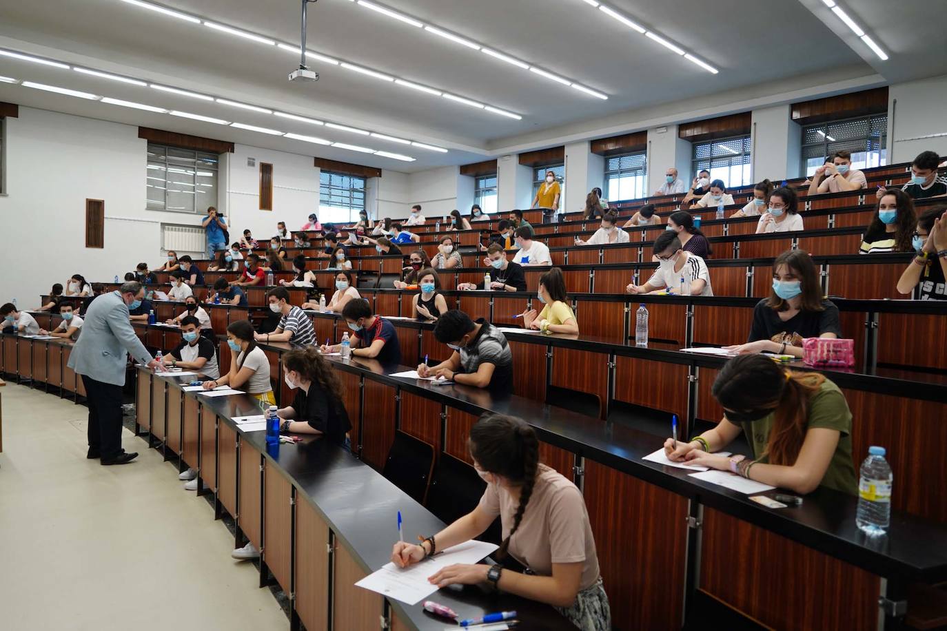 Los futuros universitarios se enfrentan estos días a la prueba de acceso en el distrito de Salamanca. 