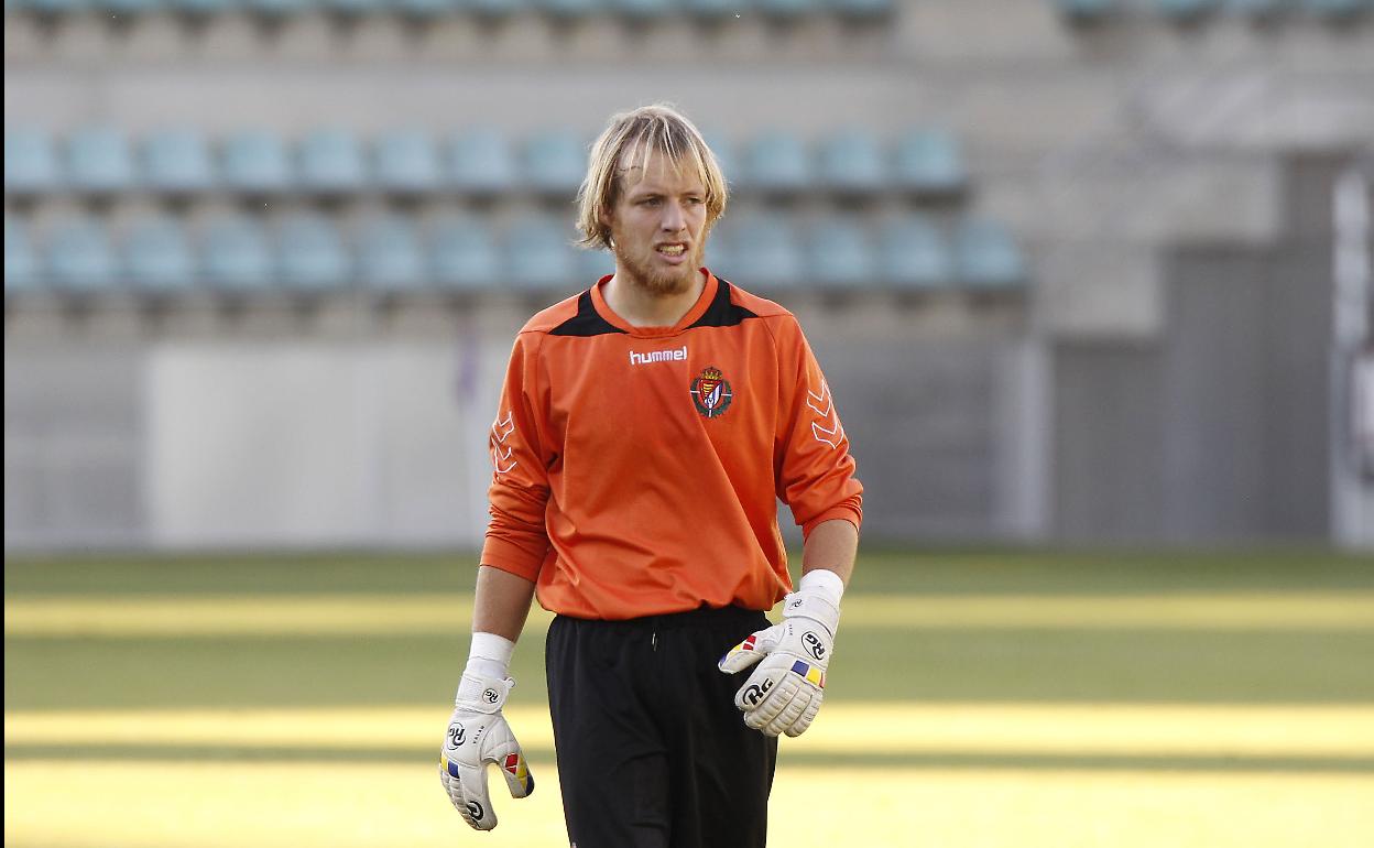 Dani Hernández, con la camiseta del Real Valladolid B, en un amistoso entre el filial vallisoletano y el Deportivo Palencia en 2015.