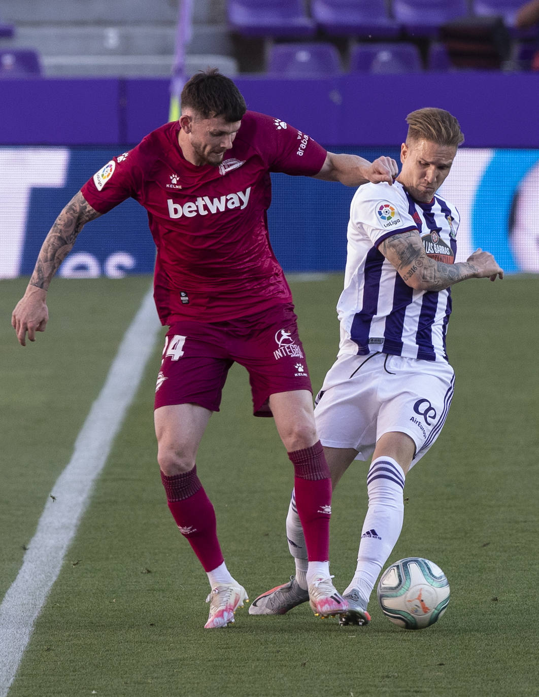 Un gol de Joaquín en los minutos finales deja al Real Valladolid, virtualmente, en Primera