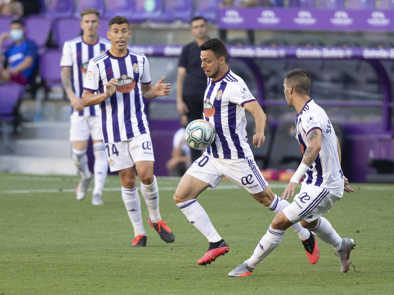 Un gol de Joaquín en los minutos finales deja al Real Valladolid, virtualmente, en Primera