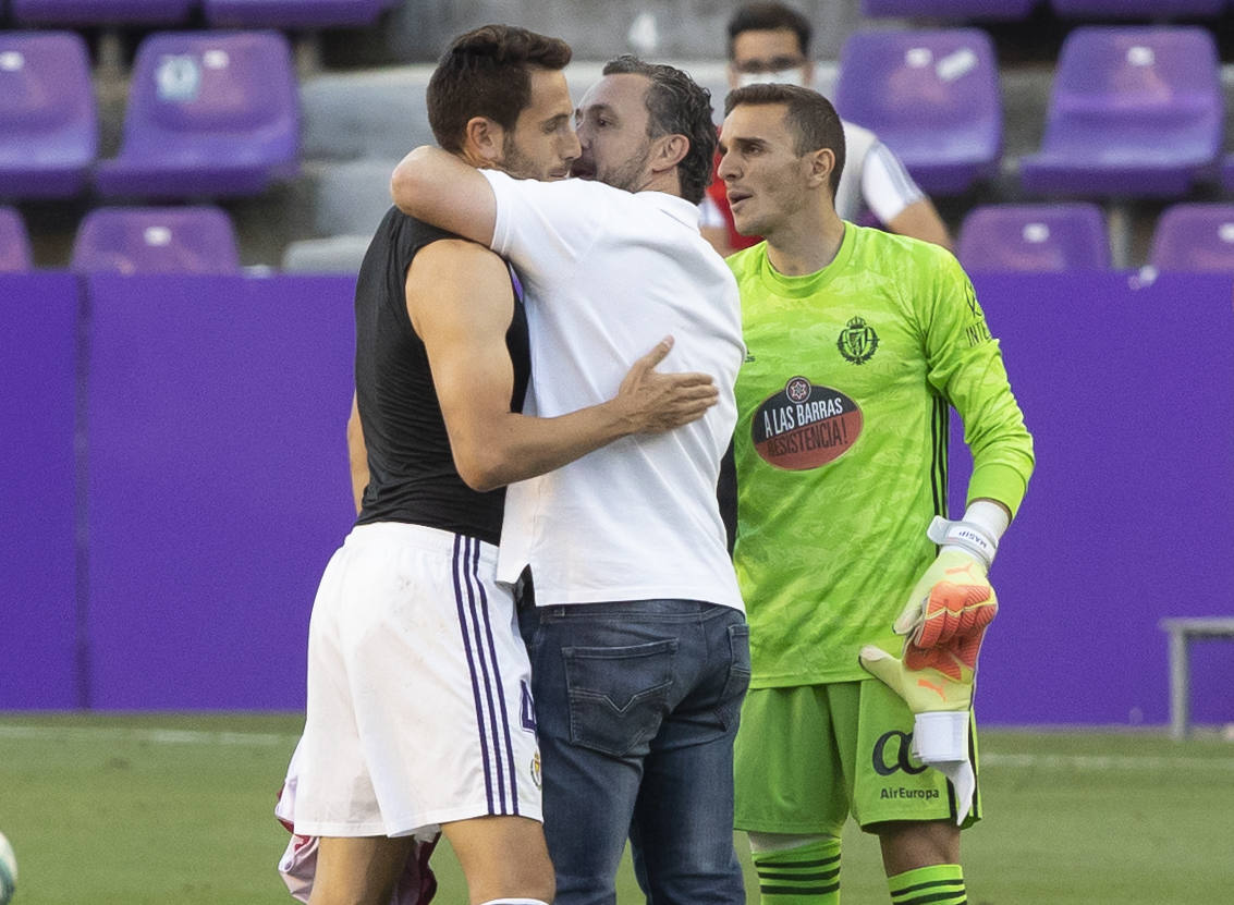 Un gol de Joaquín en los minutos finales deja al Real Valladolid, virtualmente, en Primera